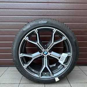 Original New X5 G05 X6 G06 M Package wheel Style 741 with pressure sensor, Pirelli tire 275/40r21