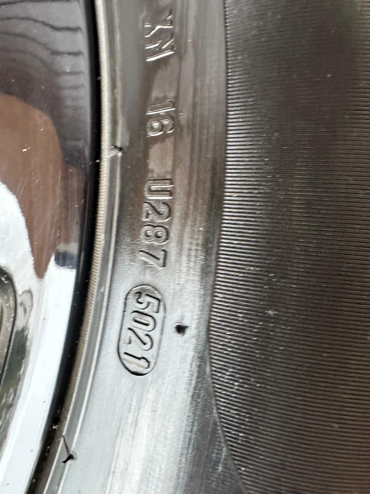 Original F-Pace X761 Wheels with tires Pirelli 255/50r20 - Image 3