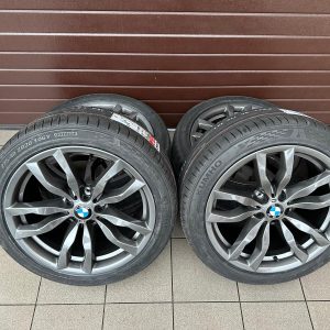 Original X5 E70 F15 X6 E71 F16 M Doppelspeiche 435, Rims with Summer tires Kumho r20