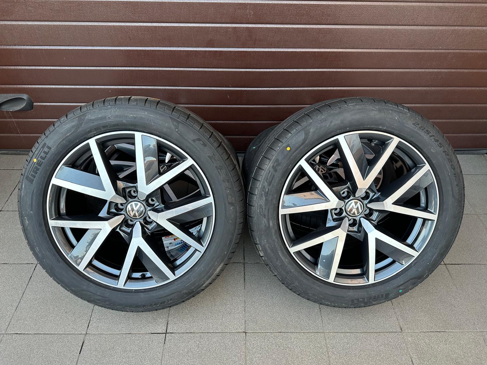 Original Touareg II Facelift Wheels with Tires Pirelli r20