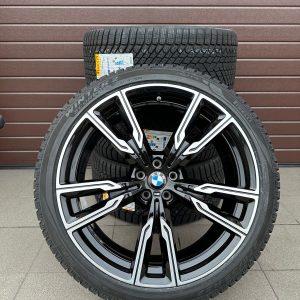 Original winter G05 X5 G06 X6 M V-Spoke 747 bicolor (black II uni / bright polished) Wheels with pressure sensors, for Pirelli Winter2 tires r22