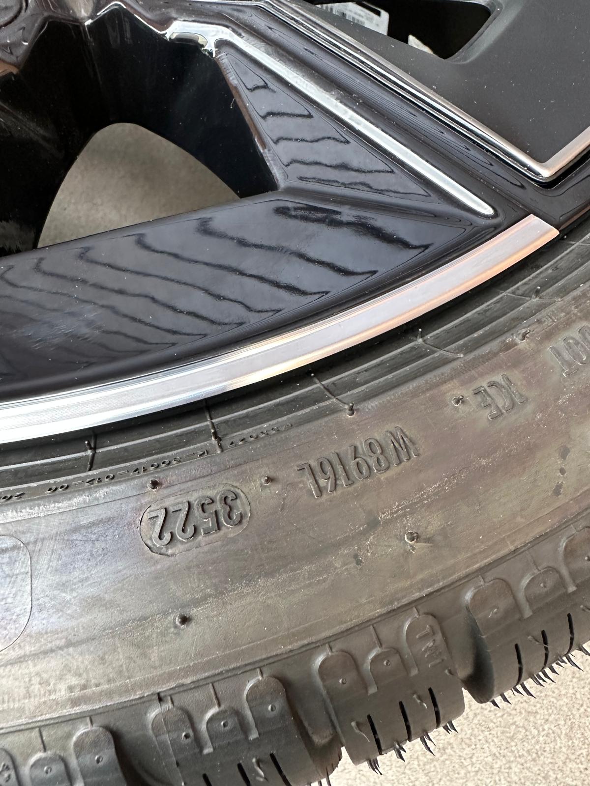 Original G70 M Aerodynamic 909M bicolor (jet black uni) Wheels with pressure sensors, Pirelli winter tires set r21 - Image 5