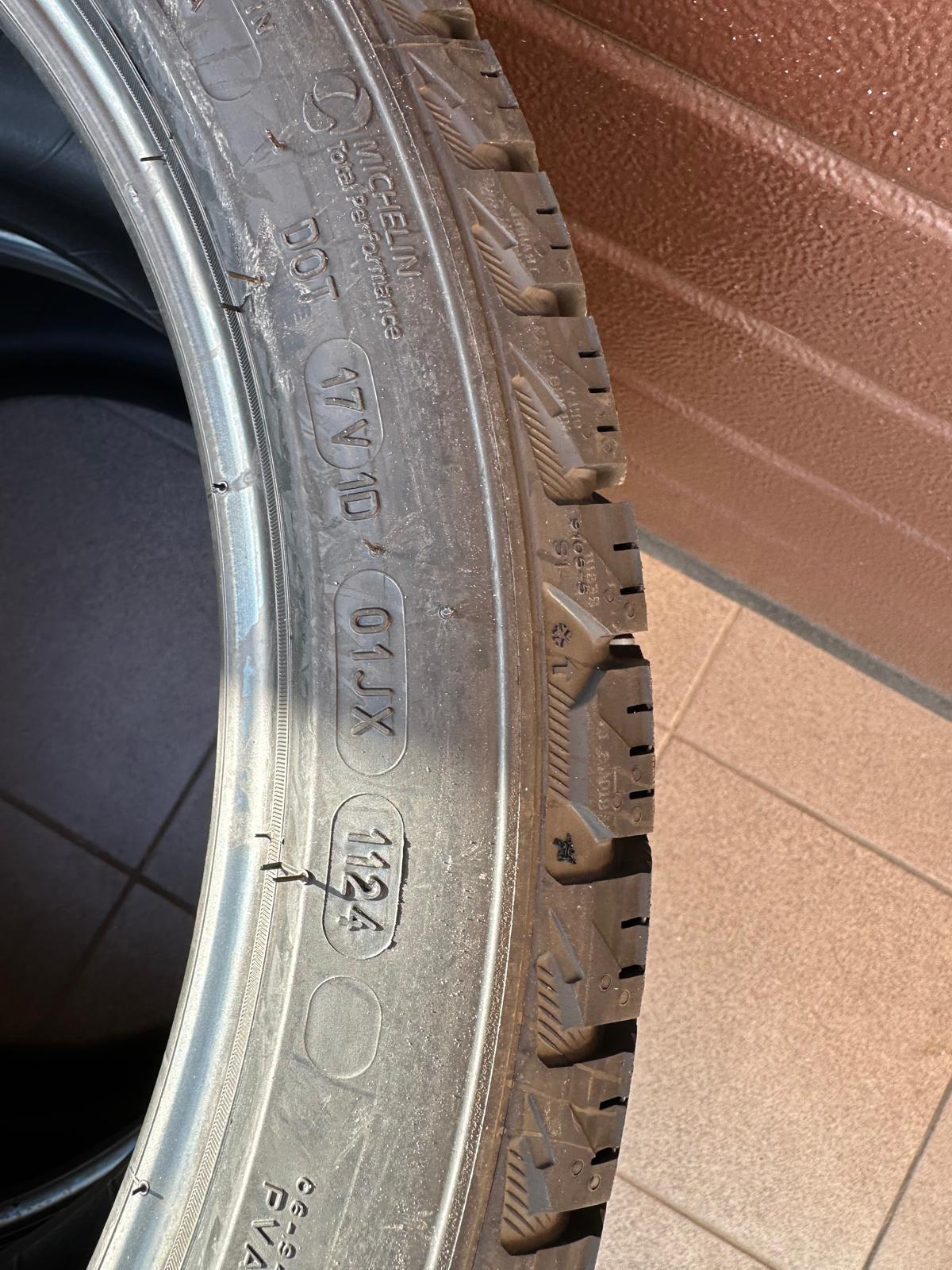 245/40R19 front, 275/35R19 rear Michelin X Ice Snow winter tires - Image 5