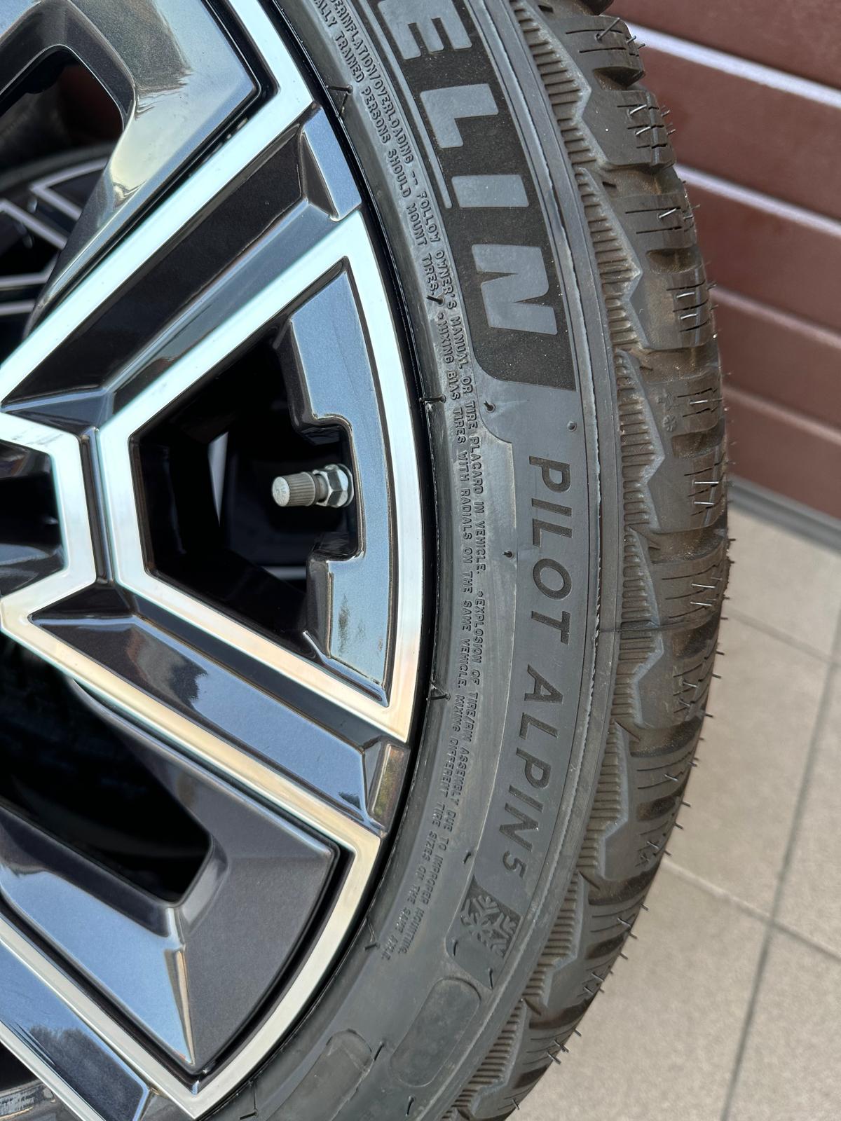 Original G60 G61 M Aerodynamic 939 bicolor (midnight grey / polished) Wheels with pressure sensors, winter tires Michelin r20 - Image 3