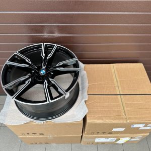 Original G05 X5 G06 X6 M V-Spoke 747 bicolor (black II uni / bright polished) Wheels r22