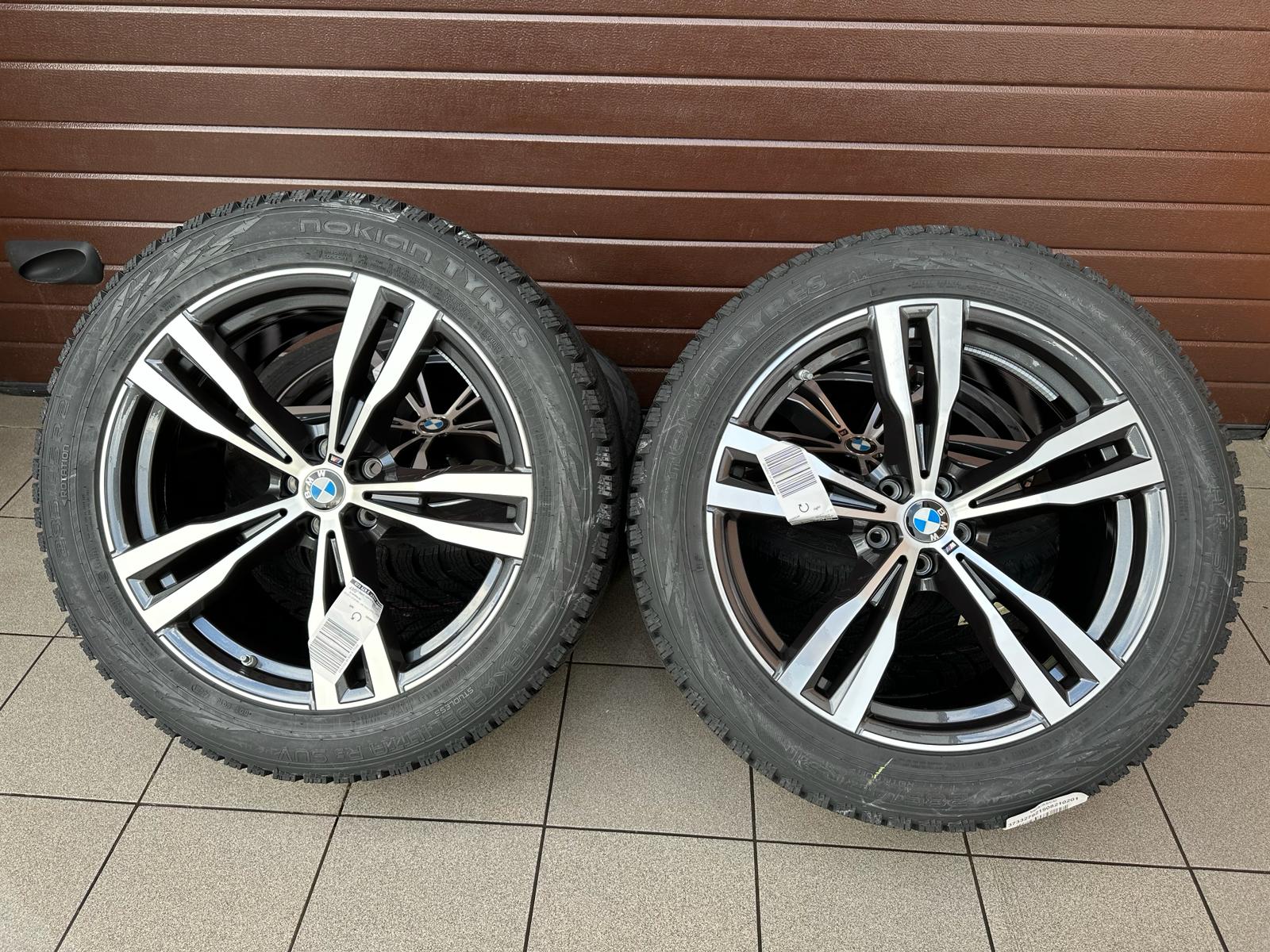 Original G07 X7 Lci M Doppelspeiche 754 bicolor (orbitgrey / glanzgedreht) Wheels with pressure sensors for winter tires Nokian r21