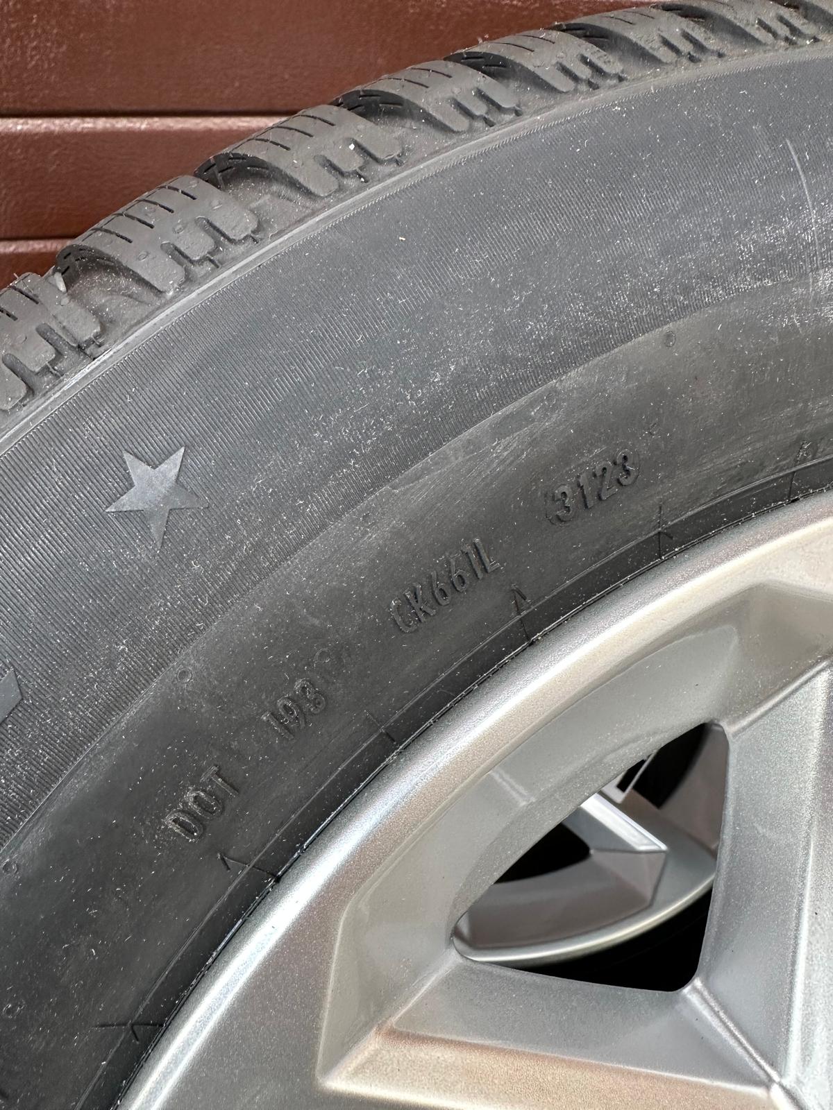 Original Mini Countryman U25 Y-Spoke 896 refined silver, Wheels with pressure sensors, Pirelli winter tires r17 - Image 3