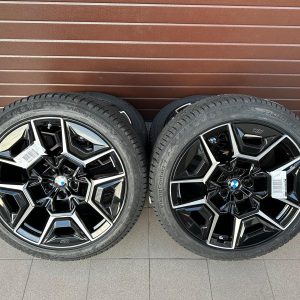 Original G09 XM Styling 922M Black Wheels with pressure sensors, Winter tires Continental r22
