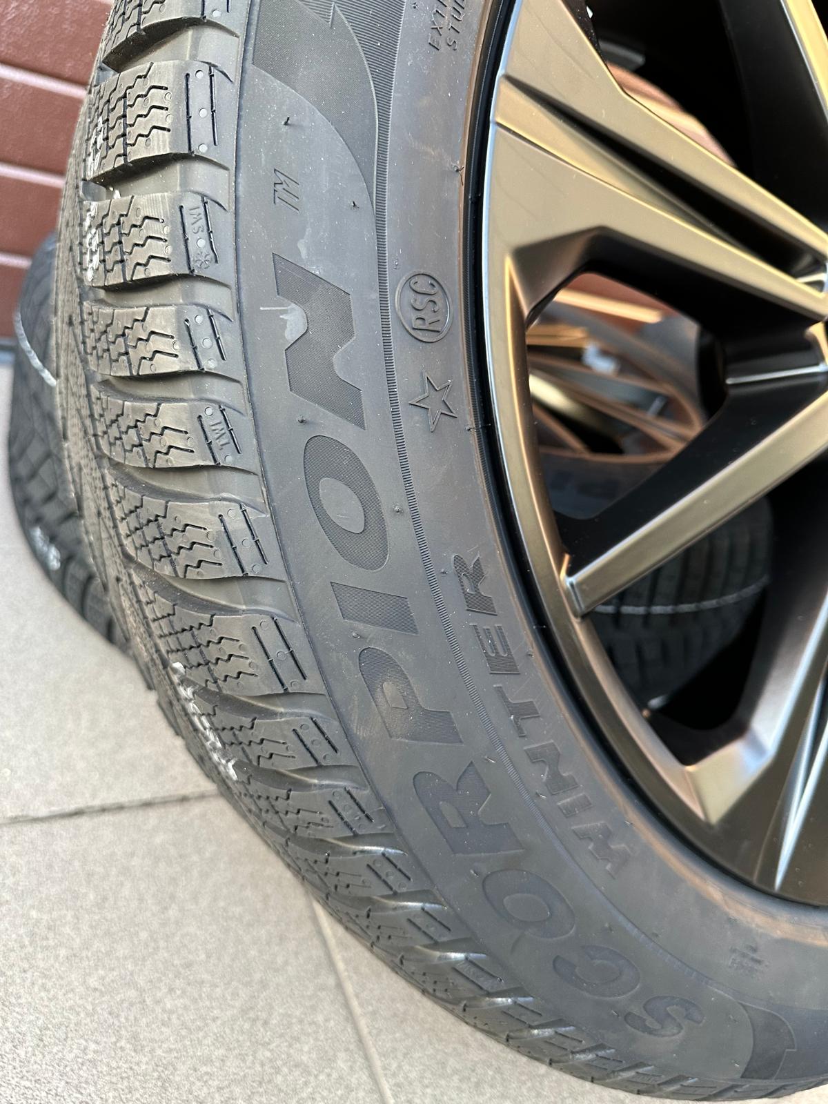 Original G05 X5 M G06 X6 M Style 748 Rims with pressure sensors for winter tires Pirelli R20 - Image 2