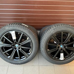 Original G05 X5 M G06 X6 M Style 748 Rims with pressure sensors for winter tires Pirelli R20