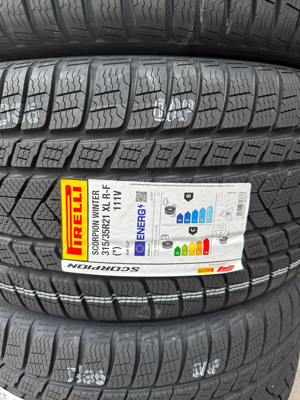 275/40r21 front 315/35r21 rear, Pirelli Scorpion XL R-F winter tires set - Image 4