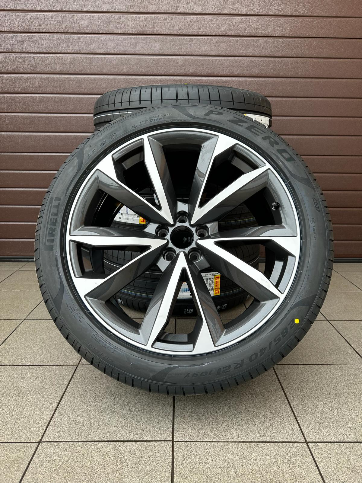 Original Q7 Fits VW Touareg Wheels slightly used with New Pirelli tires r21