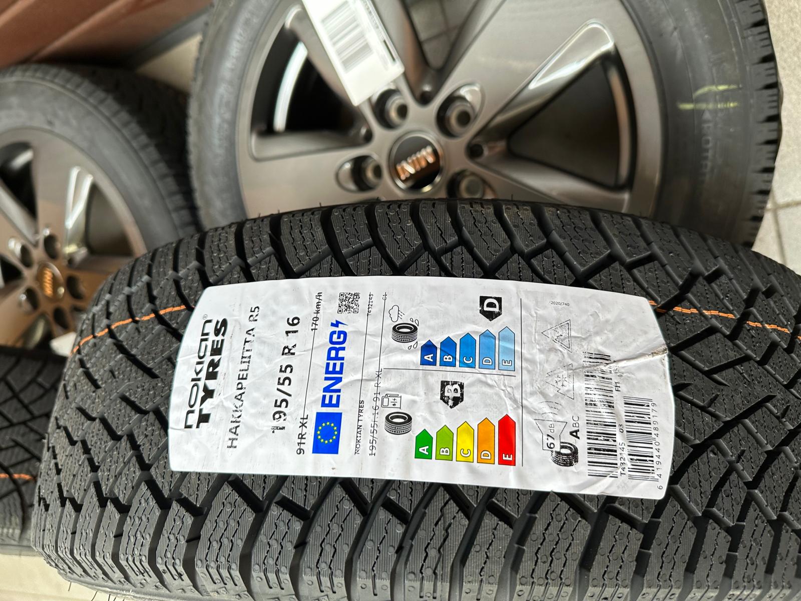 Original Revolite Spoke 517 spectre grey dark metallic F55 F56 F56 Bev F57 Wheels with pressure sensors, Nokian winter tires set r16 - Image 5