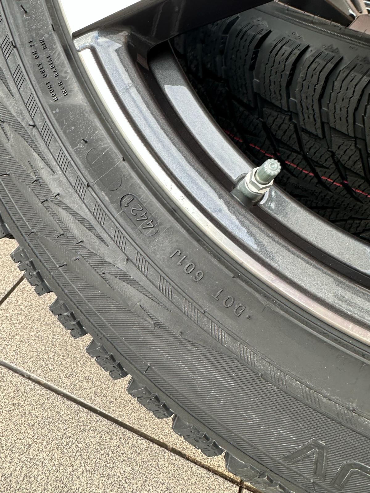 Original G07 X7 Lci M Doppelspeiche 754 bicolor (orbitgrey / glanzgedreht) Wheels with pressure sensors for winter tires Nokian r21 - Image 3