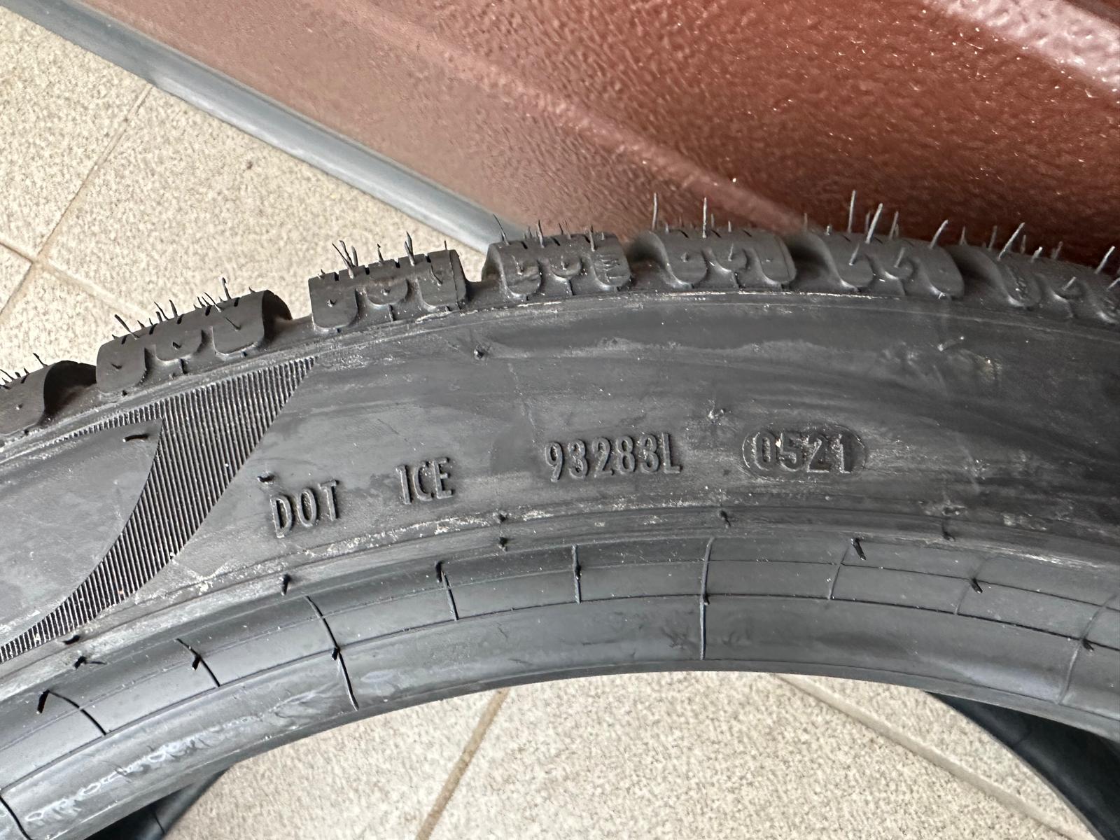 245/40r19 Pirelli P ZERO Winter XL R-F (*) 98V tire 1pcs - Image 2