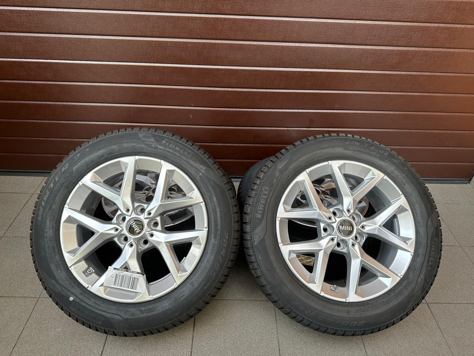 Original Mini Countryman U25 Y-Spoke 896 refined silver, Wheels with pressure sensors, Pirelli winter tires r17