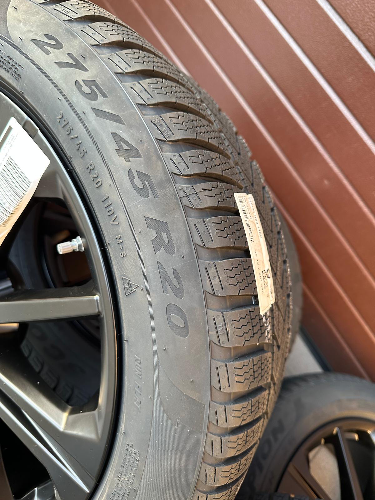 Original G05 X5 M G06 X6 M Style 748 Rims with pressure sensors for winter tires Pirelli R20 - Image 4