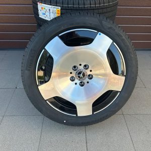 Original V-Class / Vito W447 W448 Facelift II Exclusive Glossy Finish with Black Wheels r19