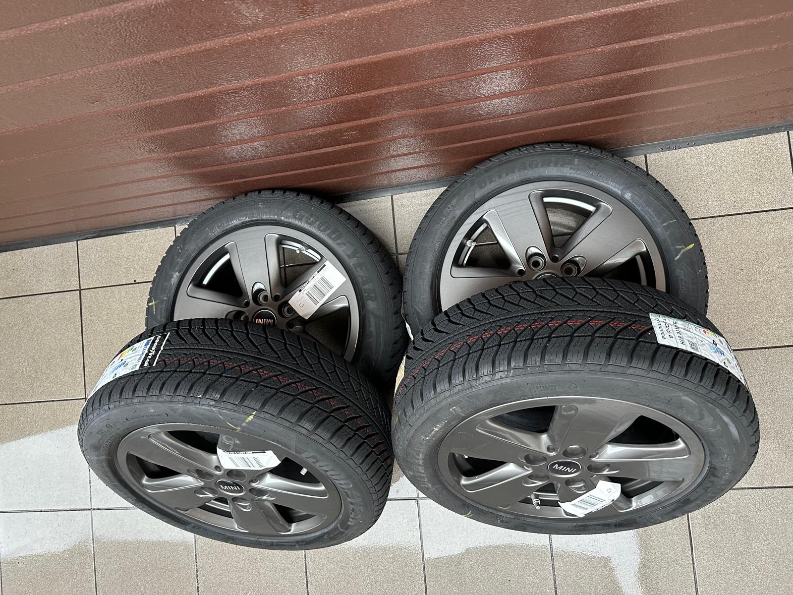 Original Revolite Spoke 517 spectre grey dark metallic F55 F56 F56 Bev F57 Wheels with pressure sensors, Good Year winter tires set r16 - Image 2