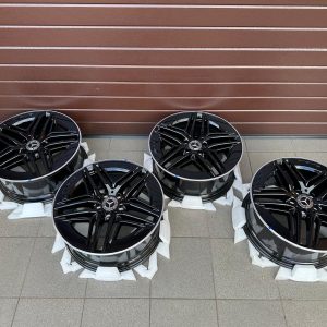 Original V-Class / Vito W447 W448 Facelift II Amg 5-spoke alloy wheels black r19
