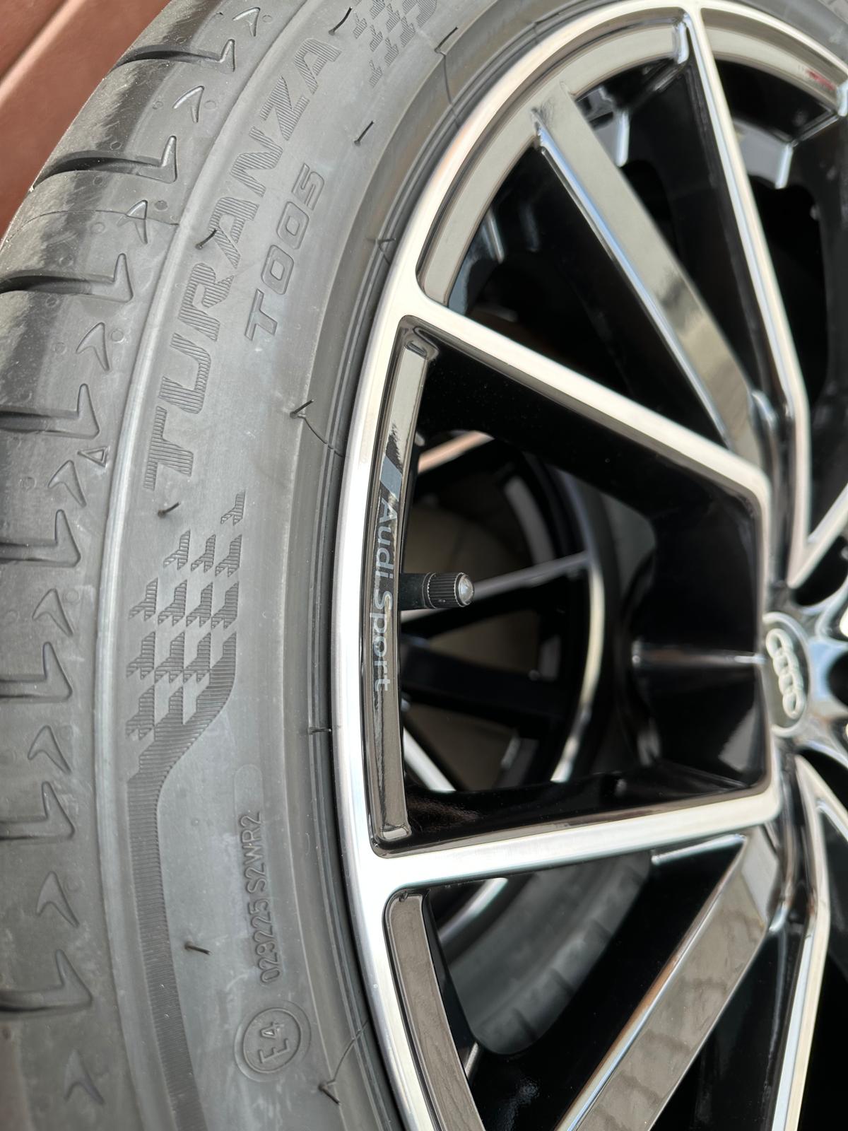Original SQ7 Wheels with Bridgestone tires R22 - Image 2