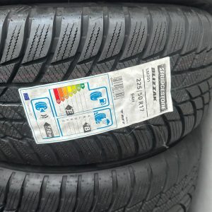 225/50r17 Bridgestone Blizzak LM001 Winter tire set