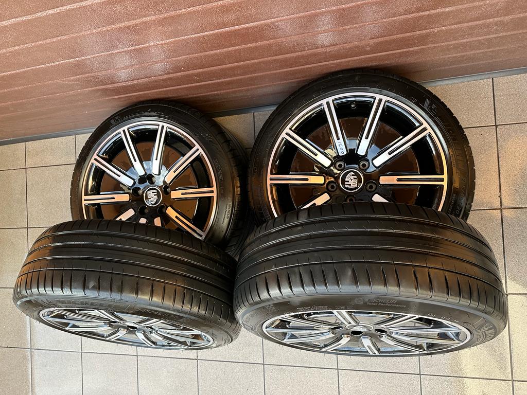 Original Taycan Sport Aero Wheels with pressure sensors, Summer tires Michelin r20 - Image 2