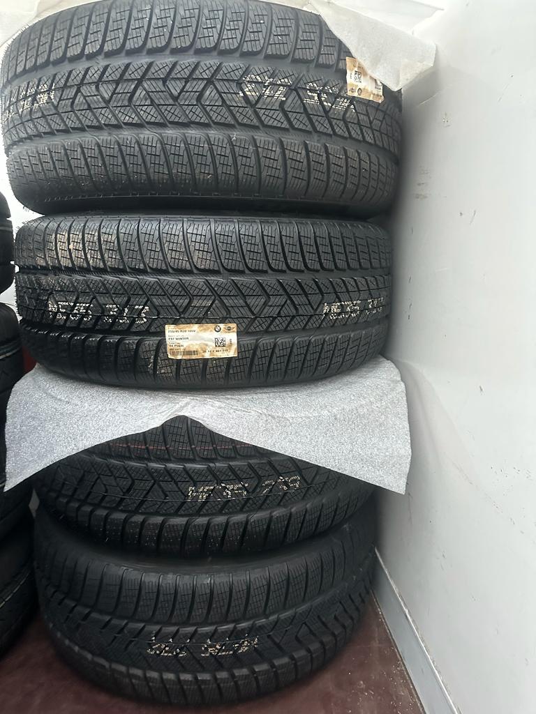 255/45r20 Pirelli Scorpion Winter tire set