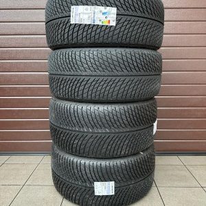 275/35R21 front, 315/30R21 rear Michelin Pilot Alpin 5 Winter tires
