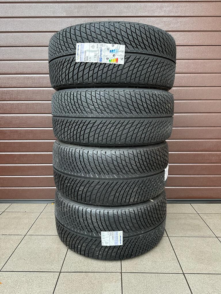 275/35R21 front, 315/30R21 rear Michelin Pilot Alpin 5 Winter tires
