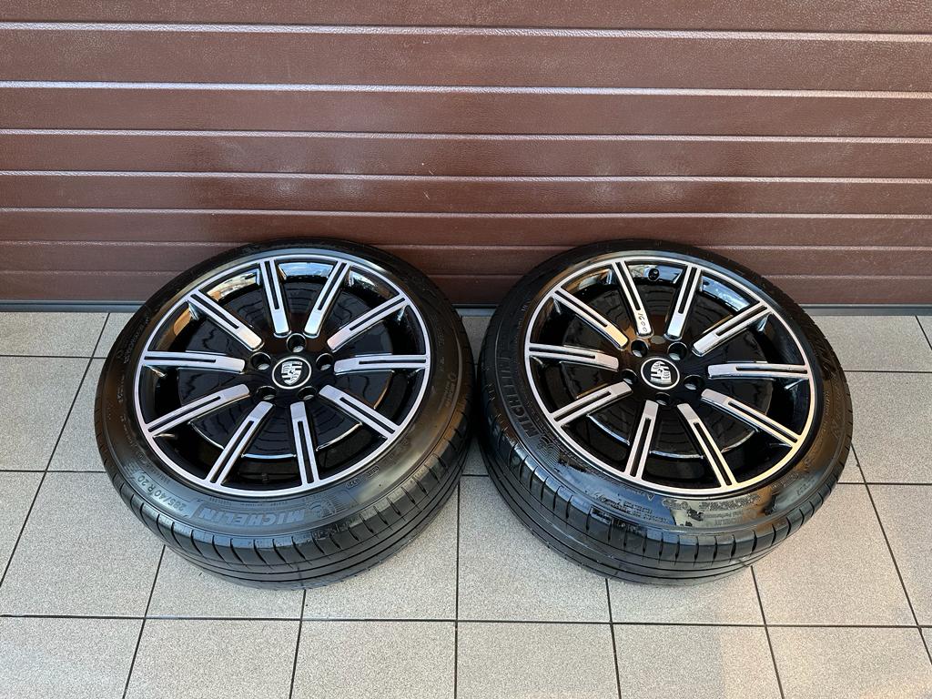 Original Taycan Sport Aero Wheels with pressure sensors, Summer tires Michelin r20 - Image 6