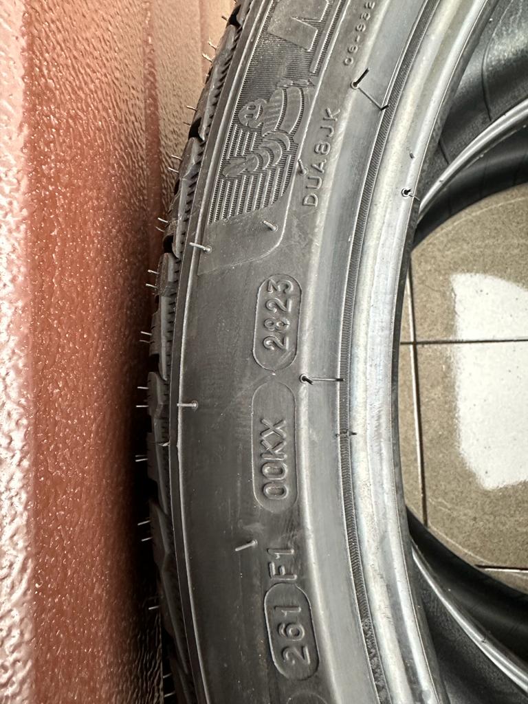 275/35R21 front, 315/30R21 rear Michelin Pilot Alpin 5 Winter tires - Image 5