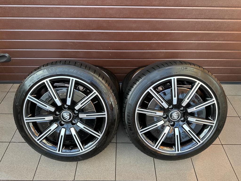 Original Taycan Sport Aero Wheels with pressure sensors, Summer tires Michelin r20