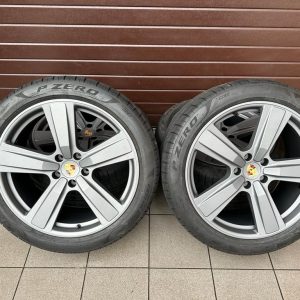 Original Cayenne Speedline Wheels with pressure sensors, Pirelli tires r22