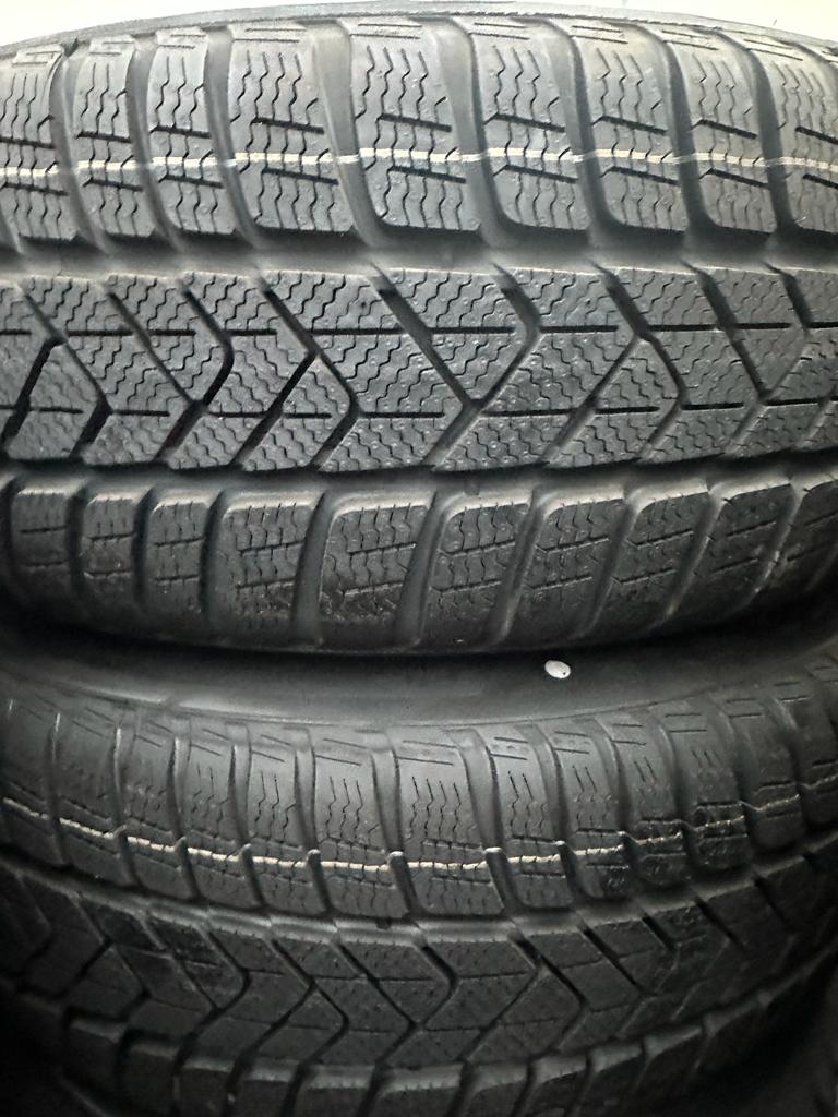 225/55r17 Pirelli Sottozero3 Winter tire set