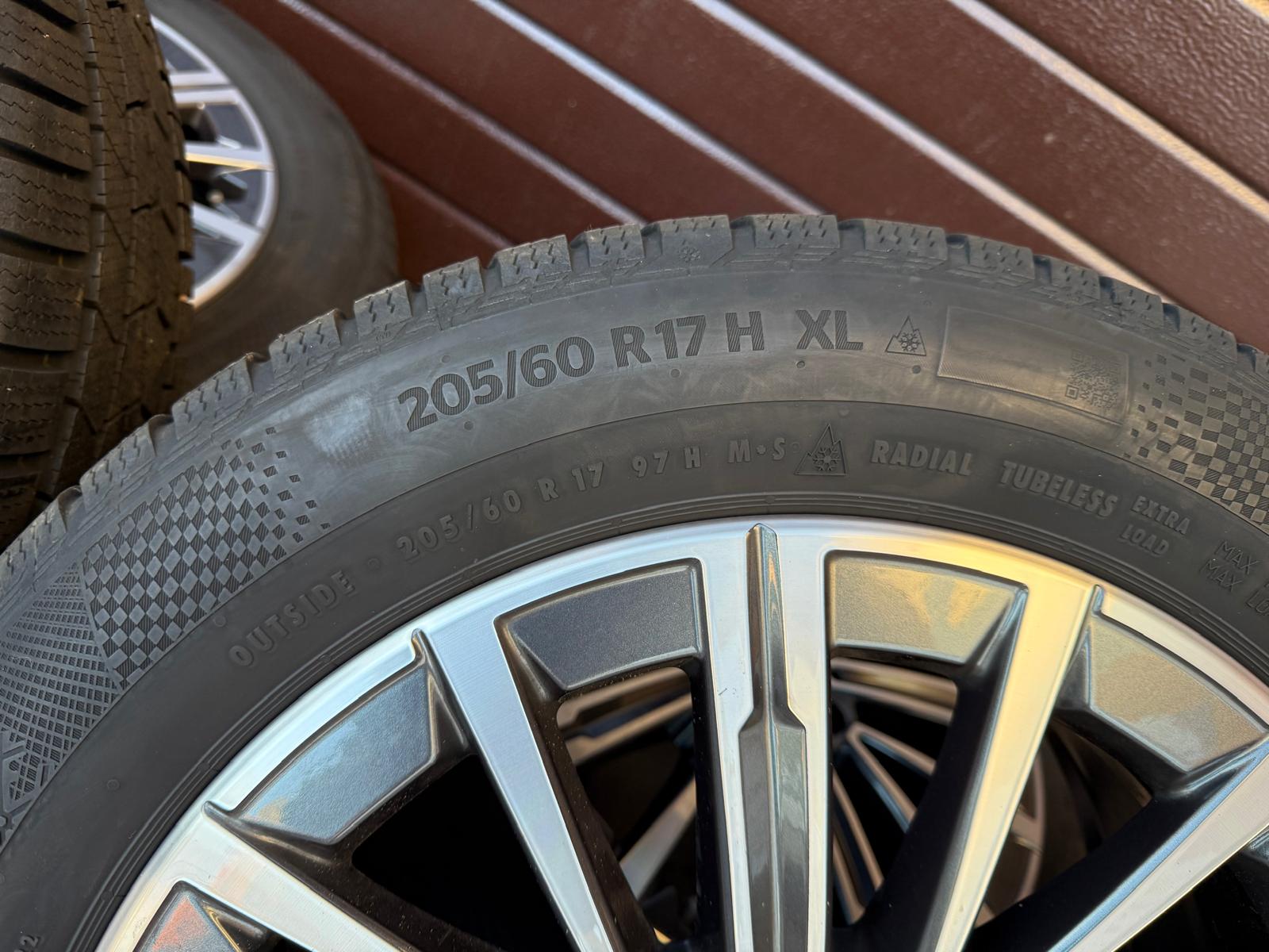Original U06 Active Tourer 2 series, Styling 833 V-Spoke Wheels with pressure sensors, winter tires Continental r17 - Image 3