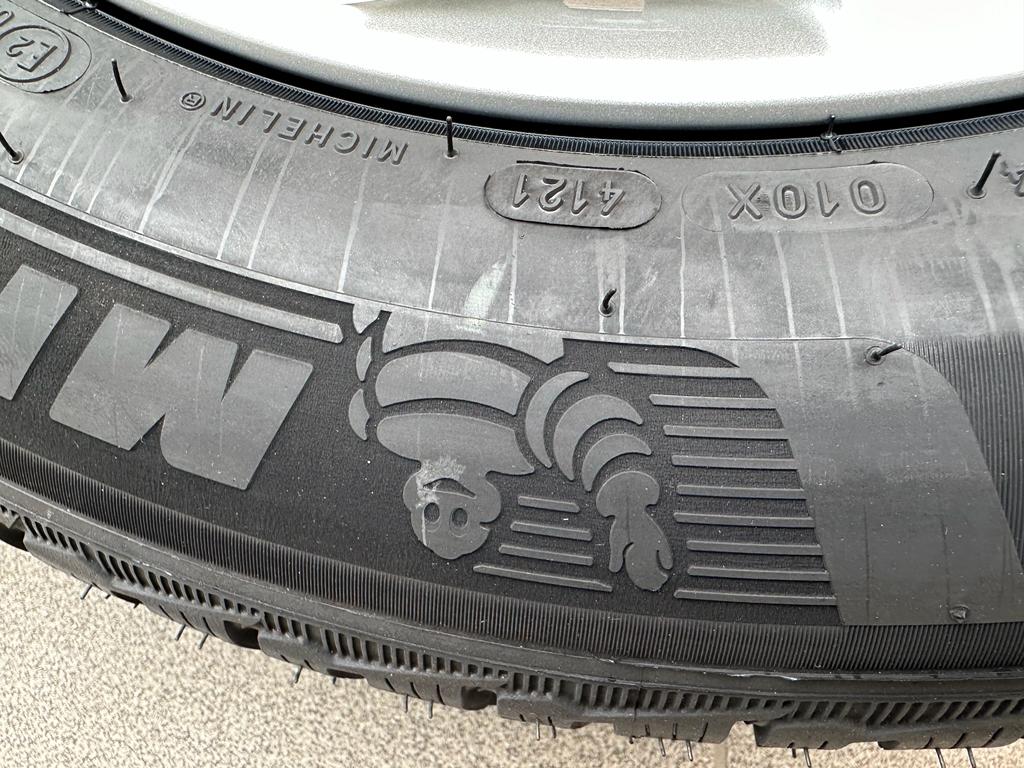 Original X3 G01 X4 G02 V-Speiche 688 reflex silver Rims with pressure sensors, Michelin winter tires r18 - Image 5