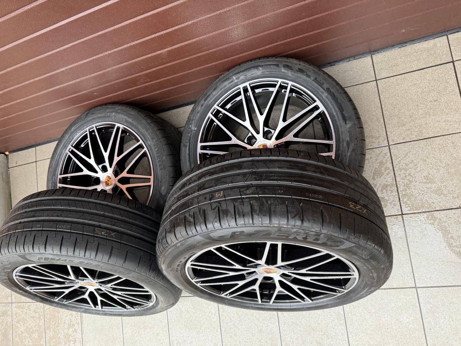 Original Cayenne / Cayenne Coupe RS Spyder design. Painted in Black (high gloss) with polished frontal areas, Wheels with pressure sensors, Pirelli Summer tires r21 - Image 5