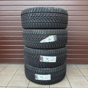 255/40r21 Good Year UltraGrip Performance+ SJ Winter tires
