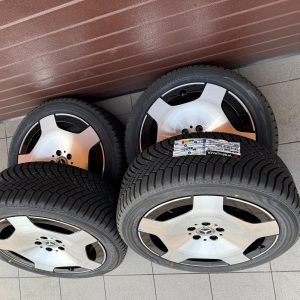 Original Winter V-Class / Vito W447 W448 Facelift II Exclusive Glossy Finish with Black Wheels with pressure sensors, Yokohama tires r19