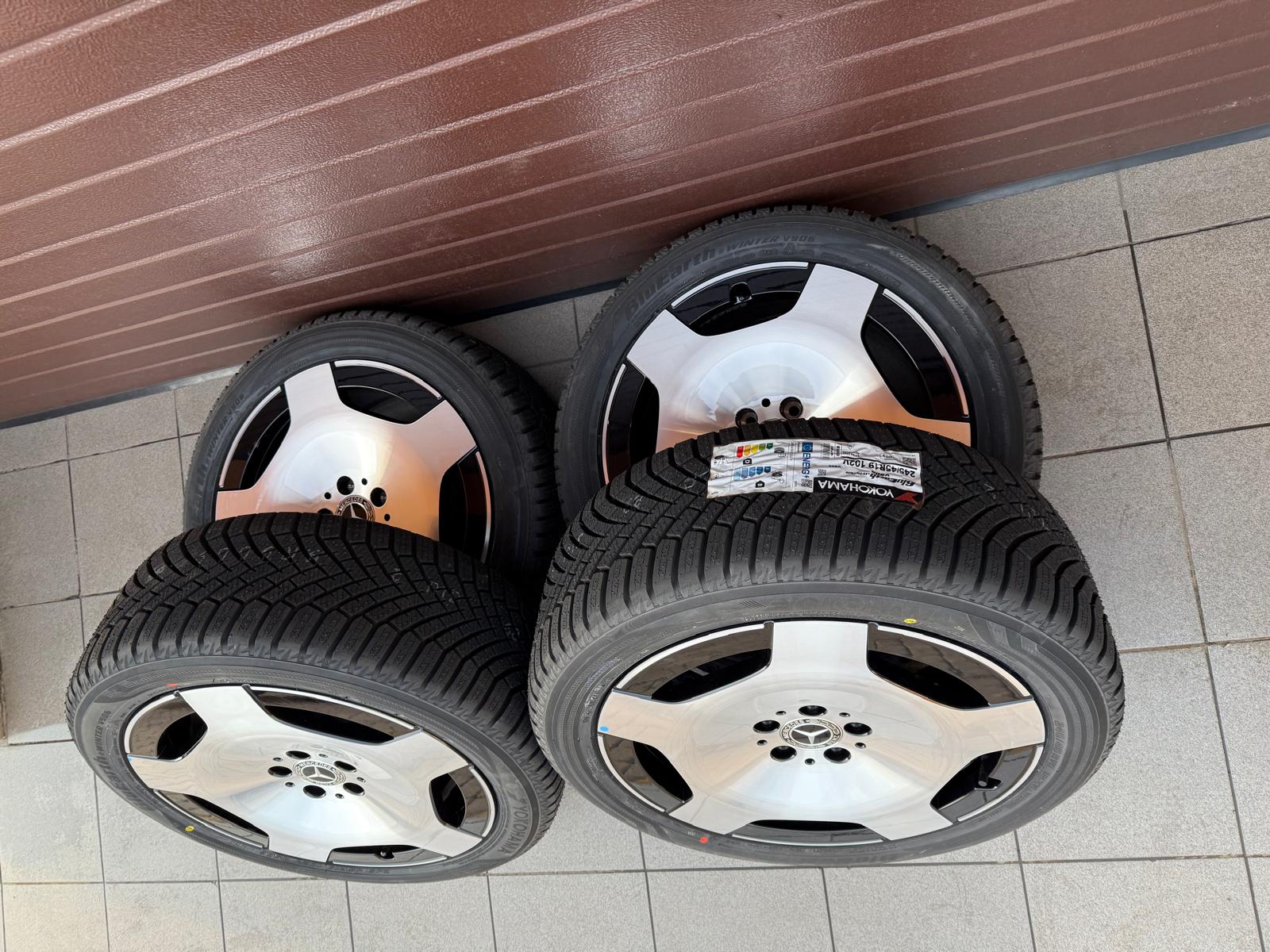Original Winter V-Class / Vito W447 W448 Facelift II Exclusive Glossy Finish with Black Wheels with pressure sensors, Yokohama tires r19