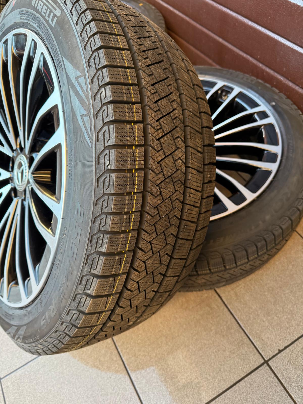 Original S Class A223 Wheels with pressure sensors, Pirelli tires r19 - Image 4