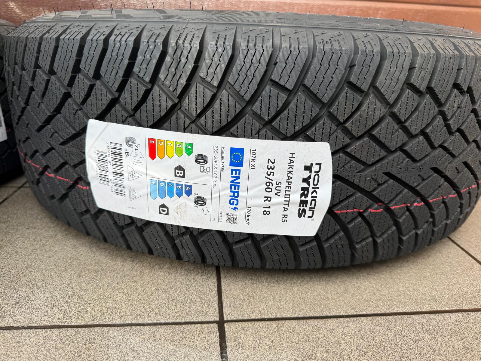 Original Xc60 5-Double Spoke Black Diamond Cut Aluminum, Wheels with Nokian winter tires r18 - Image 5