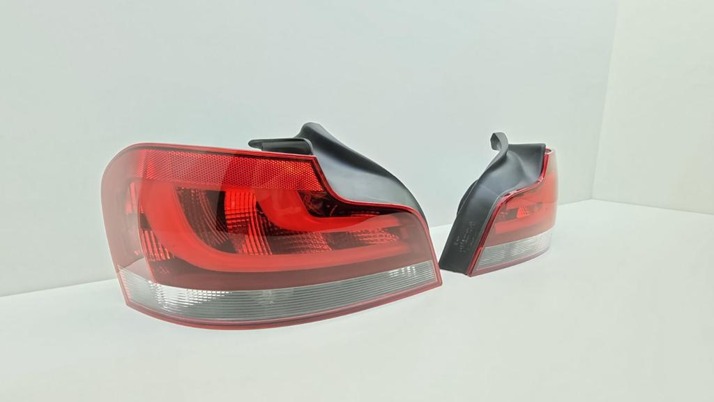 Original BMW Set of Black Line taillamps E82 E88 - Image 2