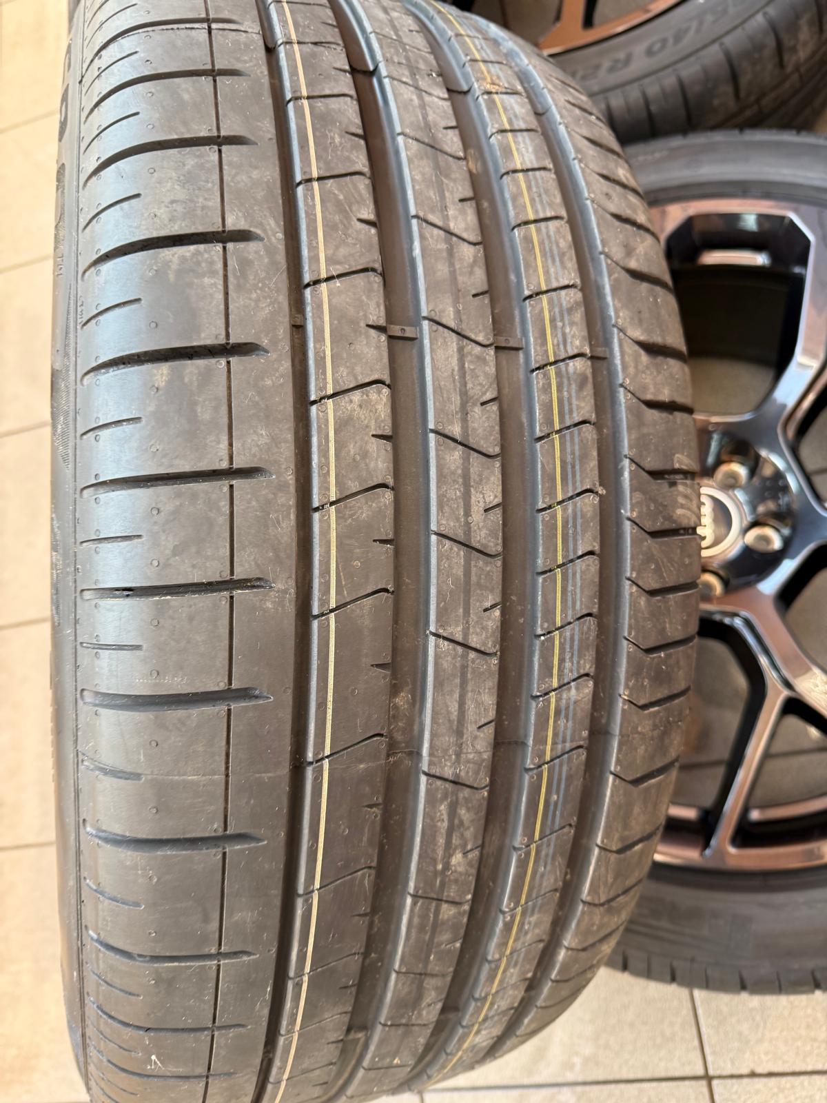 Original Q7 SQ7 Rims with summer tire Pirelli Pzero AO1 r21 - Image 5