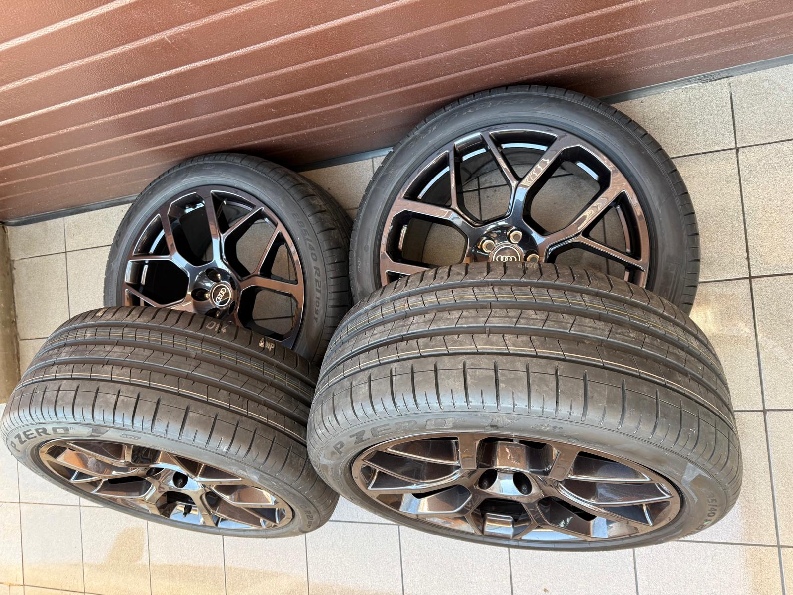 Original Q7 SQ7 Rims with summer tire Pirelli Pzero AO1 r21 - Image 3
