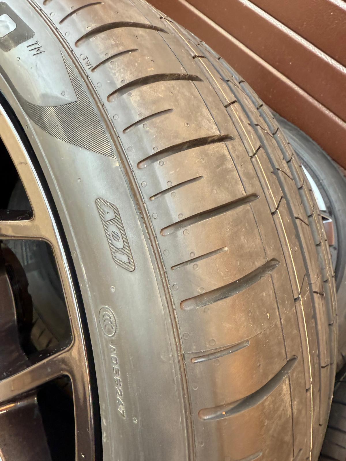 Original Q7 SQ7 Rims with summer tire Pirelli Pzero AO1 r21 - Image 6