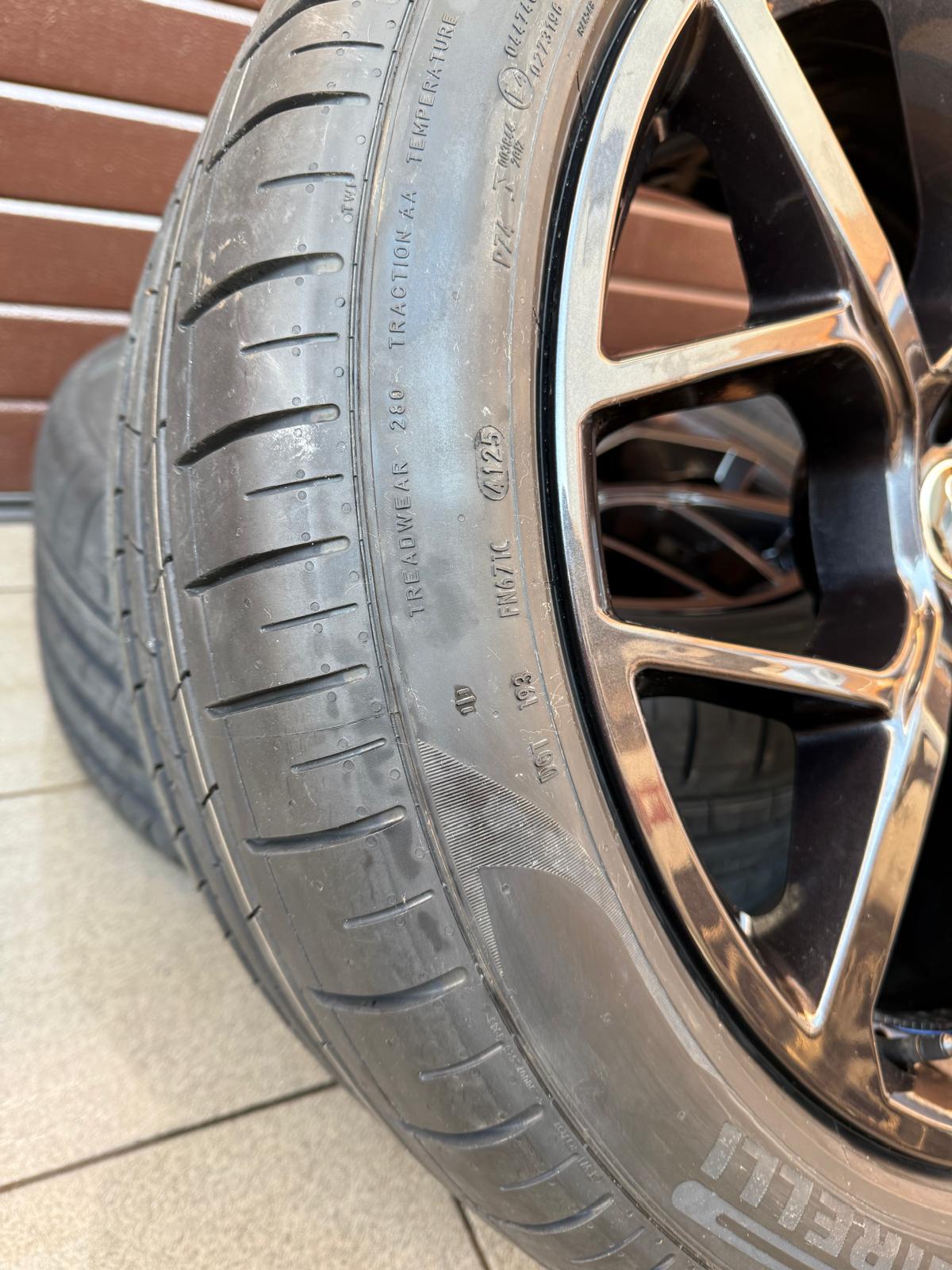 Original Q7 SQ7 Rims with summer tire Pirelli Pzero AO1 r21 - Image 2
