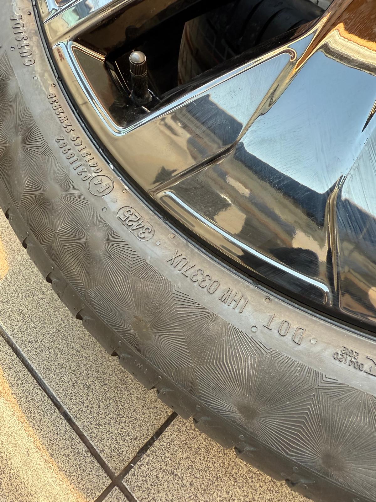Original Volvo XC90 Black Edition Facelift Wheels with Tires Continental r21 - Image 3