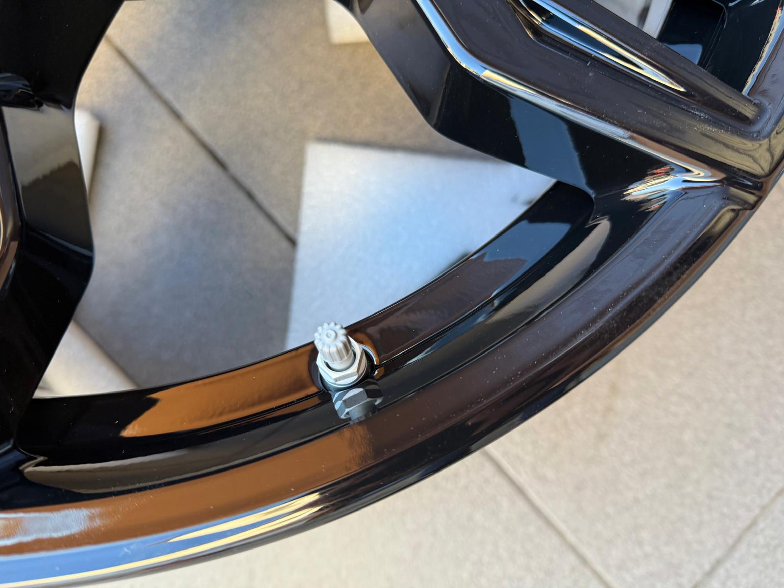 Original X3 G01 X4 G02 Lci M Doppelspeiche 718 bicolor (jet black uni / glanzgedreht) Rims with pressure sensors, - Image 3